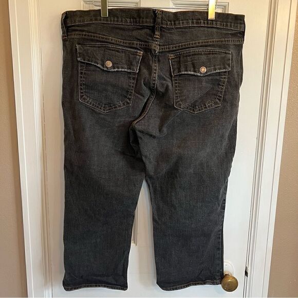 Old navy Dark Wash strech Capri (16) - Picture 2 of 7